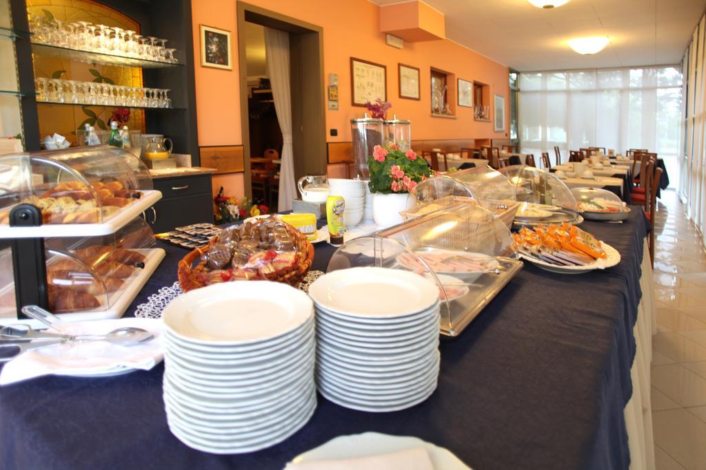 Albergo Ristorante Papa Пескиера дел Гарда Екстериор снимка