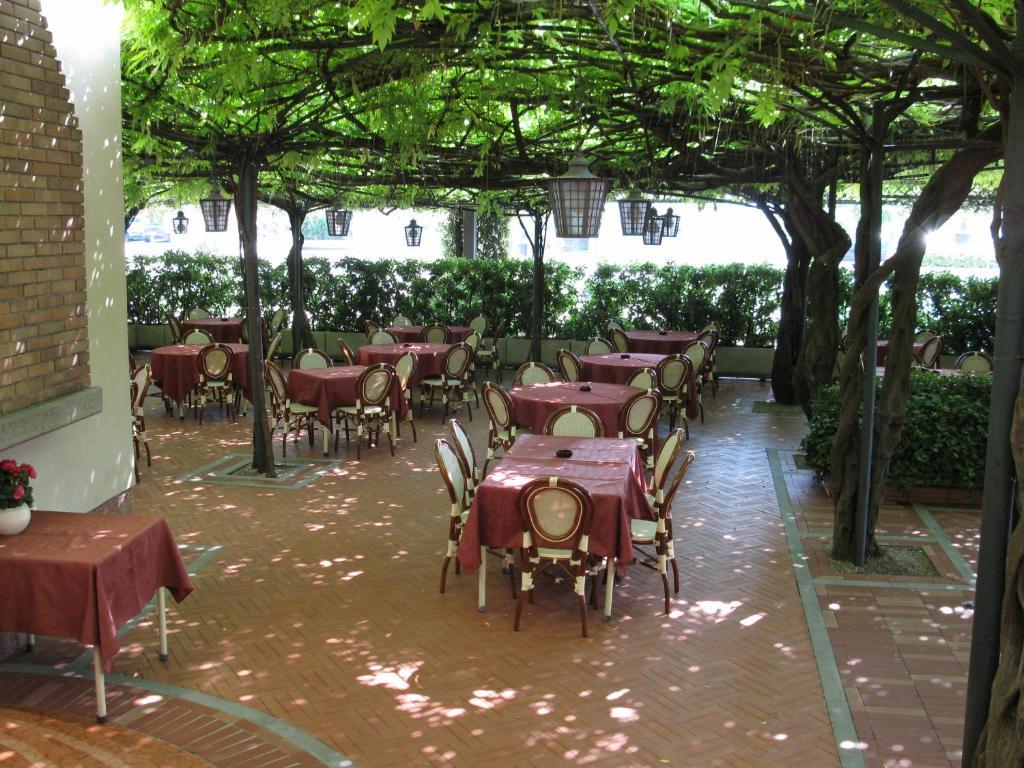 Albergo Ristorante Papa Пескиера дел Гарда Екстериор снимка