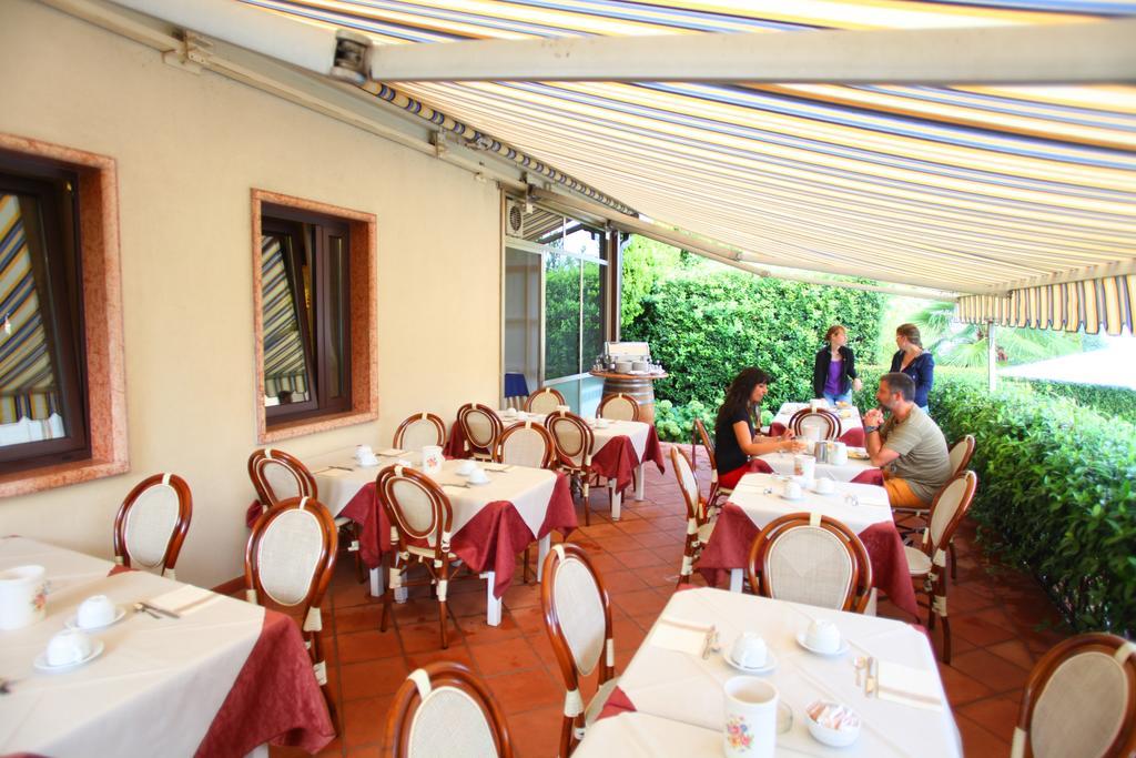 Albergo Ristorante Papa Пескиера дел Гарда Екстериор снимка